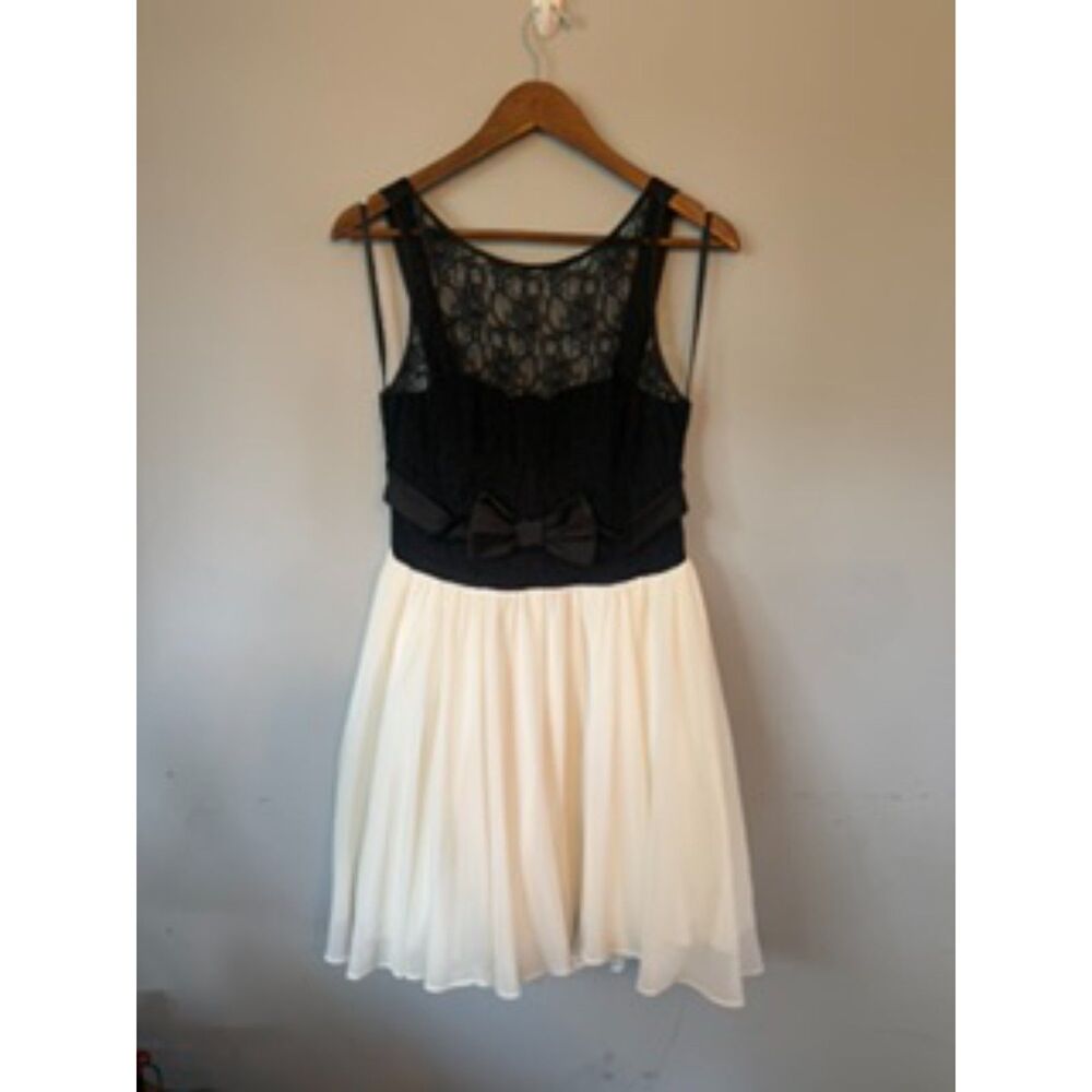 City Studio Black Ivory Lace Chiffon Fit & Flare Party Dress Size 11 NWT